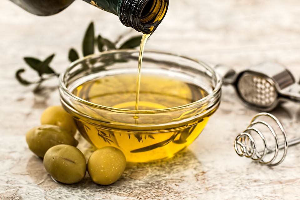 Molasses and vegetable oils